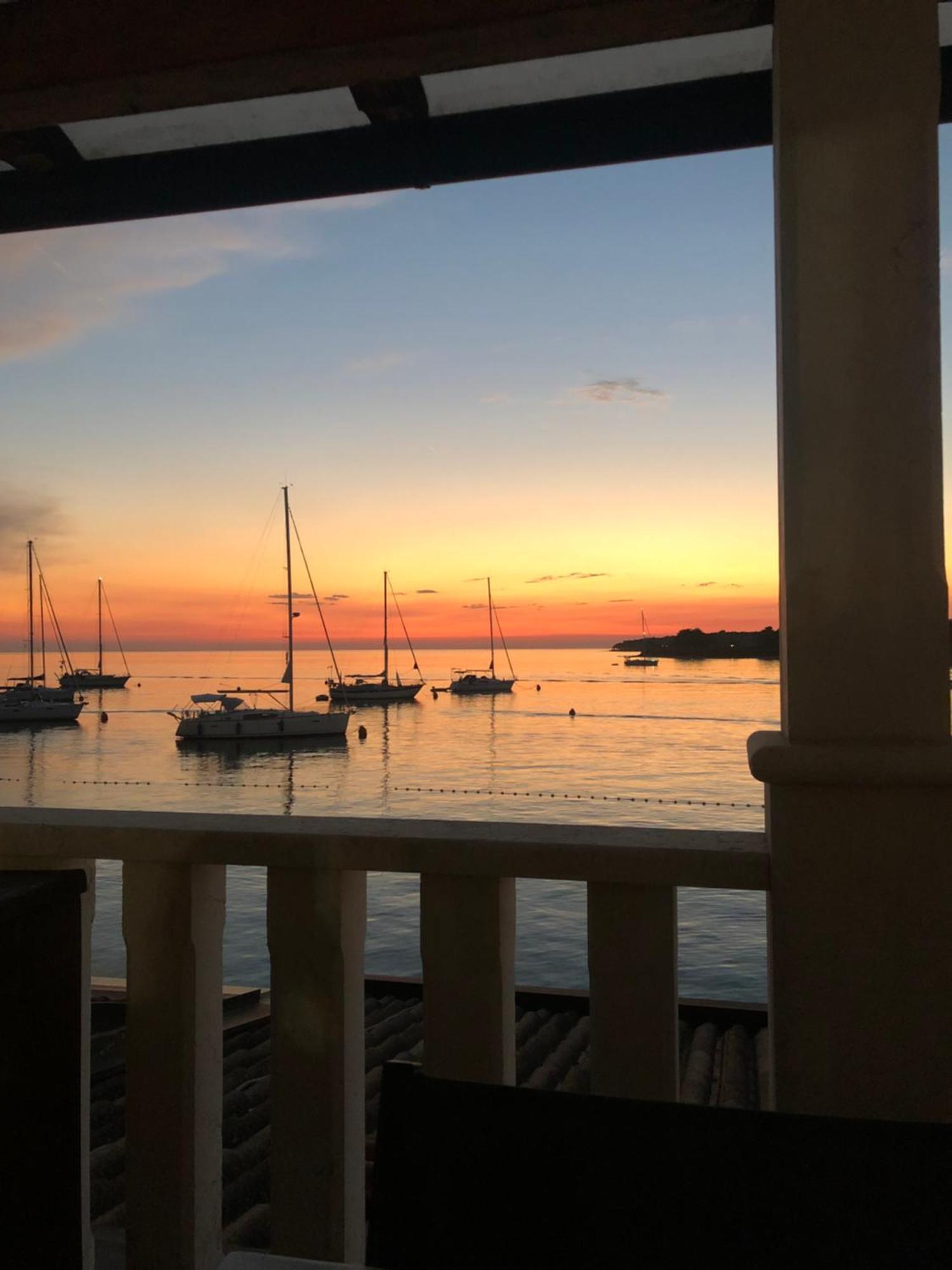 City Center Coastal Escape - Apartments With Sea View Or Cozy Room Novigrad Istria Exterior foto