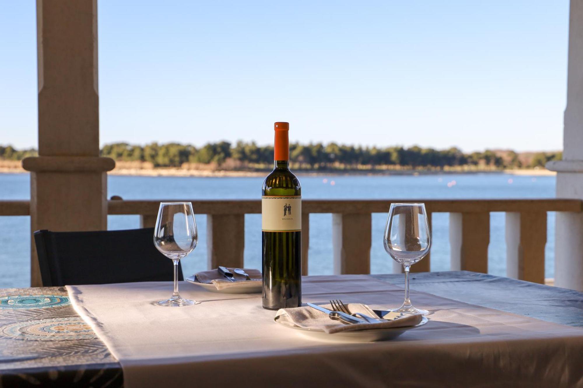 City Center Coastal Escape - Apartments With Sea View Or Cozy Room Novigrad Istria Exterior foto