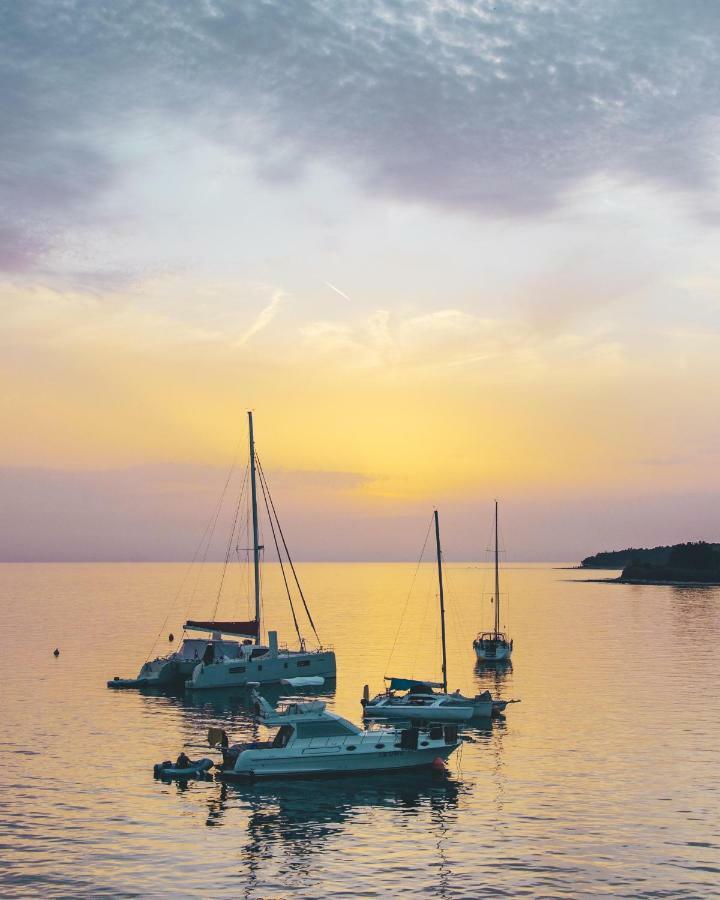 City Center Coastal Escape - Apartments With Sea View Or Cozy Room Novigrad Istria Exterior foto